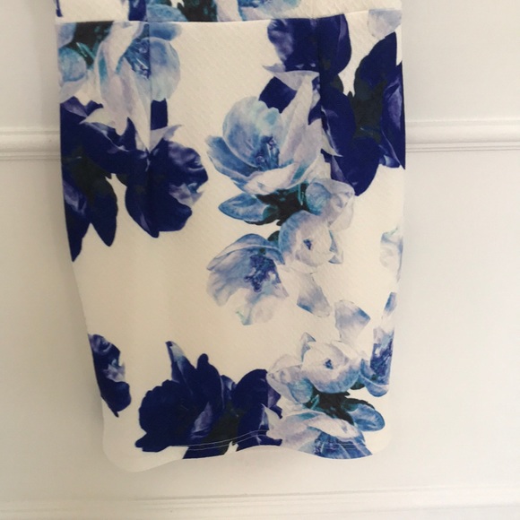 Dress - Picture 3 of 6